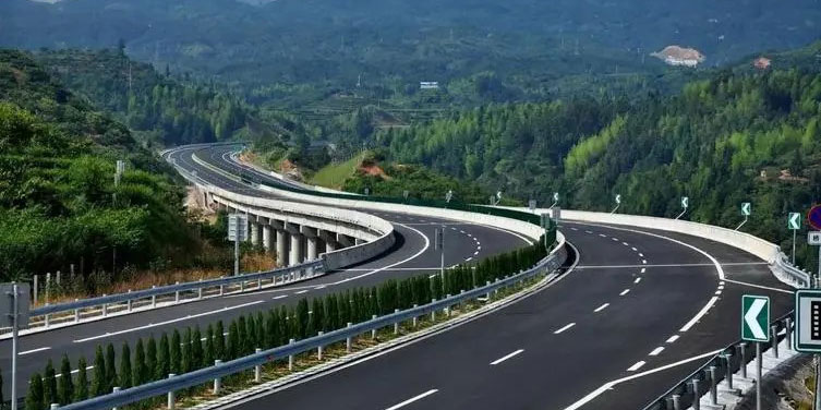 Jeśli podróżujesz na długich dystansach autostradami, sprawdź wcześniej te obszary samochodu