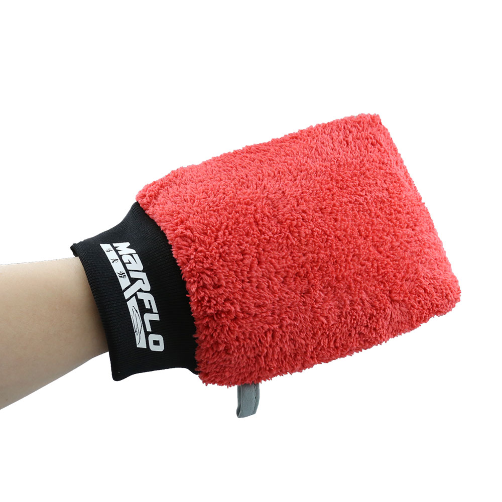 The cuff-equipped clay mitt gives you a different experience when washing cars.
